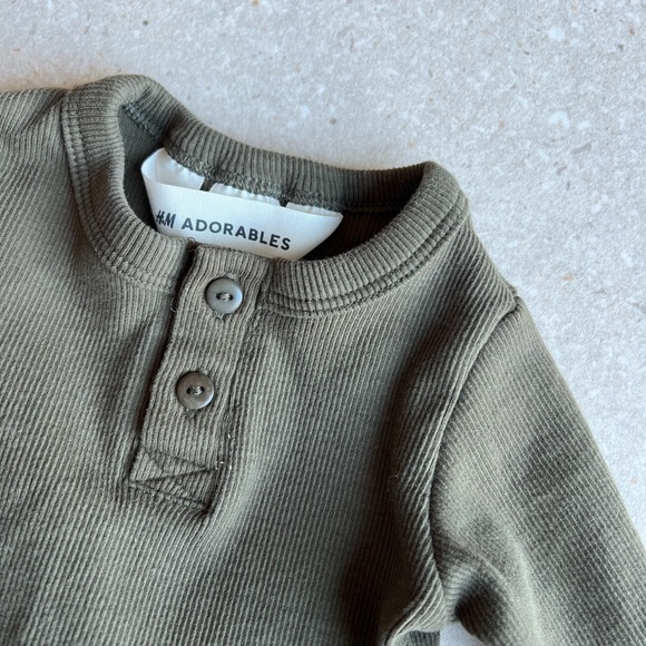 H&M Adorables Ribbed Set - Picture 2 of 3